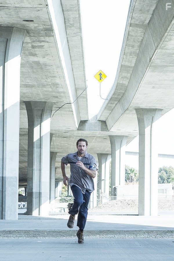 Josh Holloway in Колония (2016)