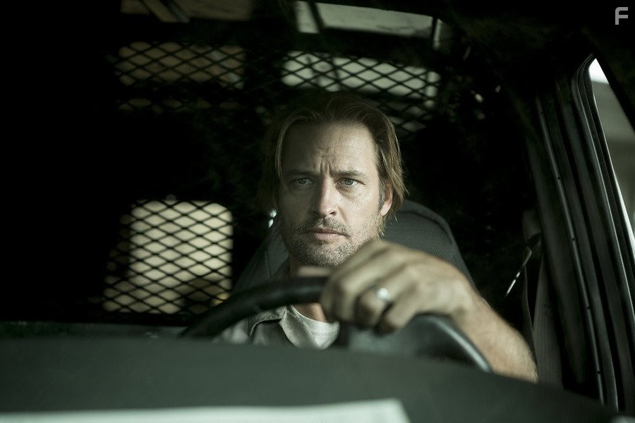 Josh Holloway in Колония (2016)