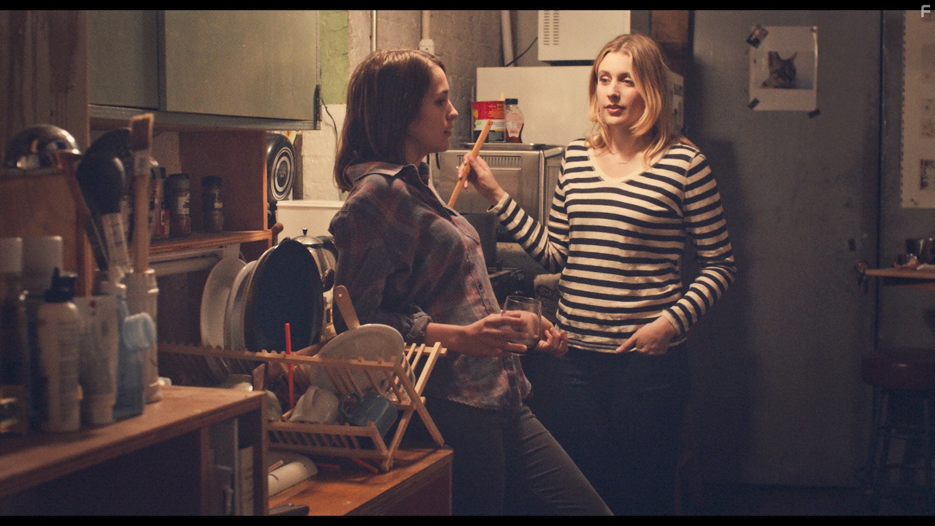 Greta Gerwig and Lola Kirke in Госпожа Америка (2015)
