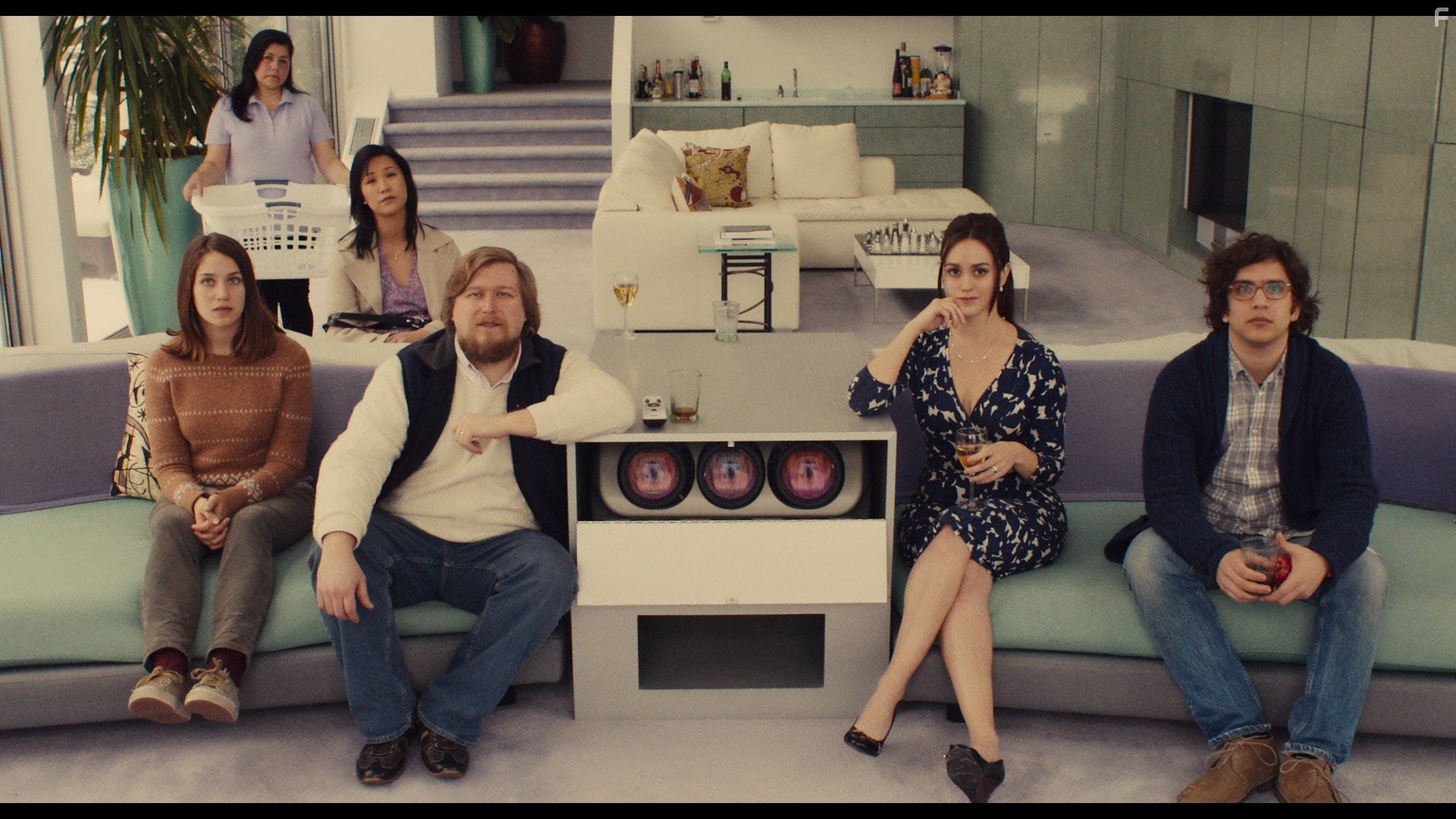 Cindy Cheung, Heather Lind, Michael Chernus, Matthew Shear, and Lola Kirke in Госпожа Америка (2015)