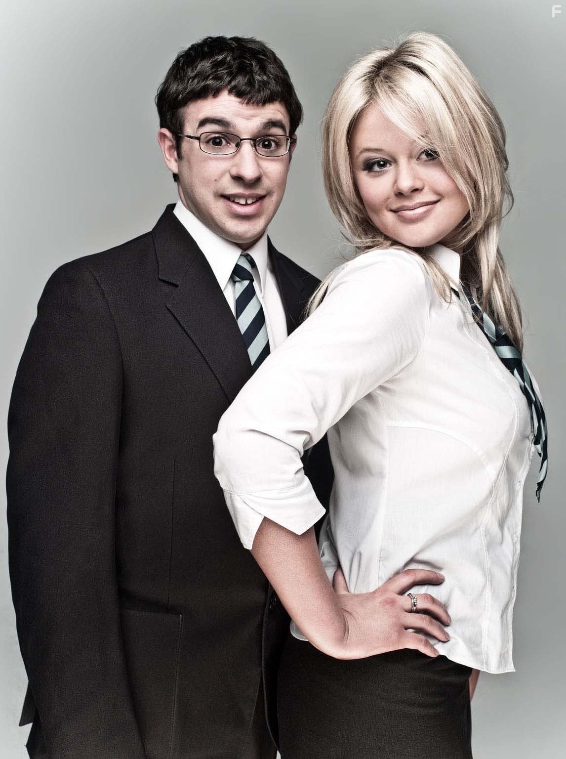 Simon Bird and Emily Atack in Переростки (2008)