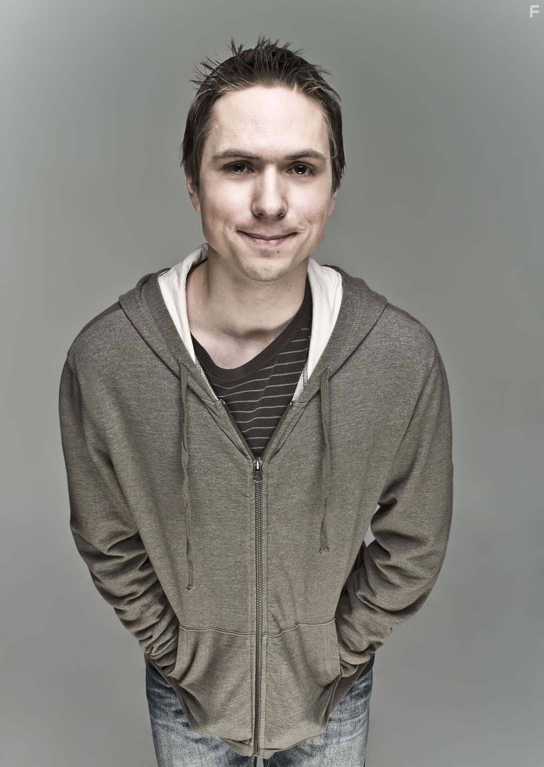 Joe Thomas in Переростки (2008)