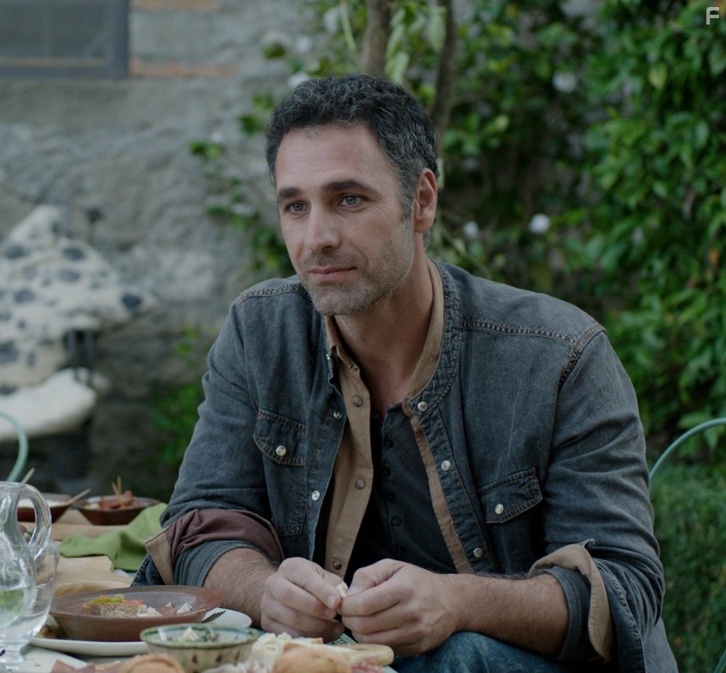 Raoul Bova in Римские свидания (2015)