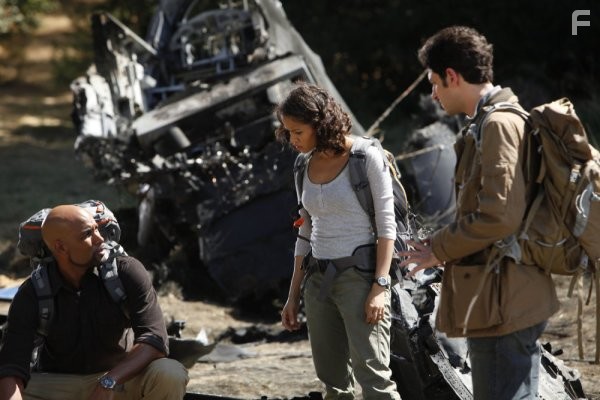 Boris Kodjoe and Gugu Mbatha-Raw in Семейные тайны (2010)