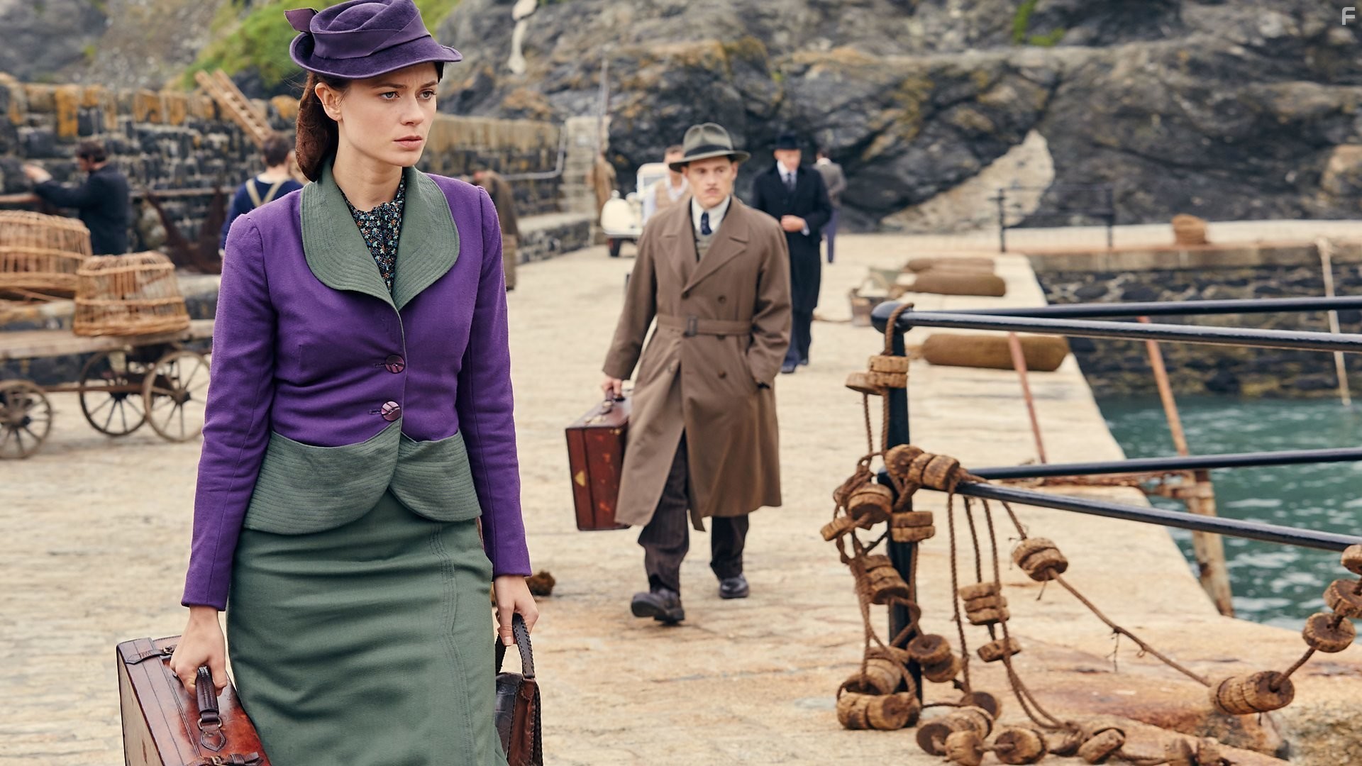 Maeve Dermody, Toby Stephens, and Burn Gorman in И никого не стало (2015)