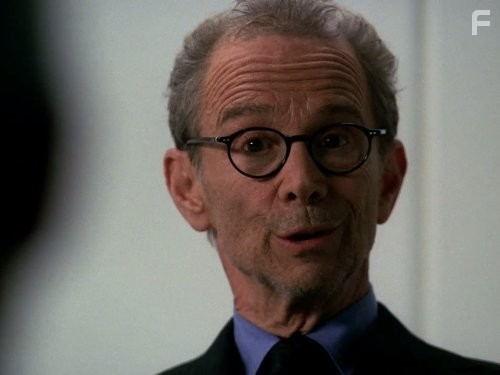 Joel Grey in Шпионка (2001)