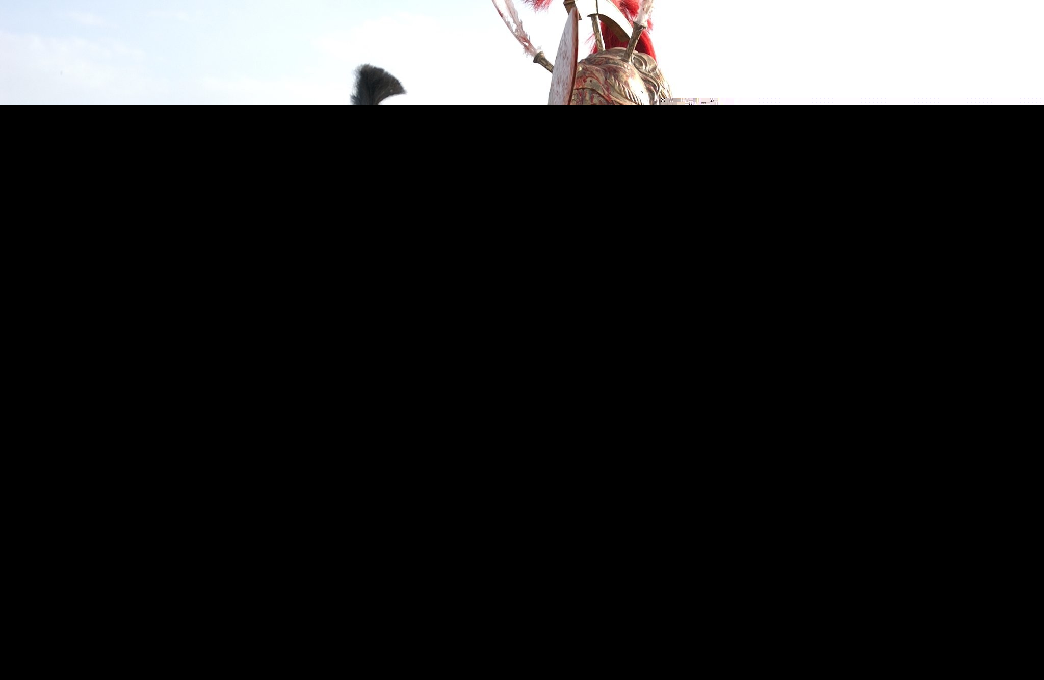 Colin Farrell and Elliot Cowan in Александр (2004)