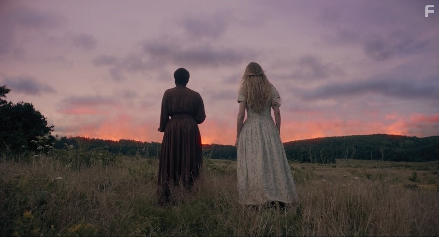 Brit Marling and Muna Otaru in Гостиная (2014)