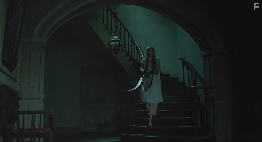 Brit Marling in Гостиная (2014)