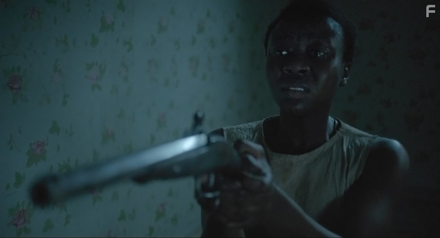 Muna Otaru in Гостиная (2014)