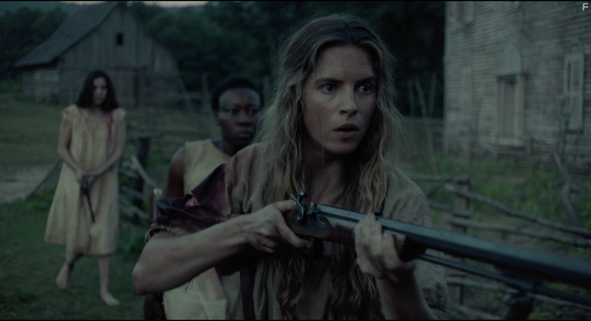 Brit Marling and Muna Otaru in Гостиная (2014)