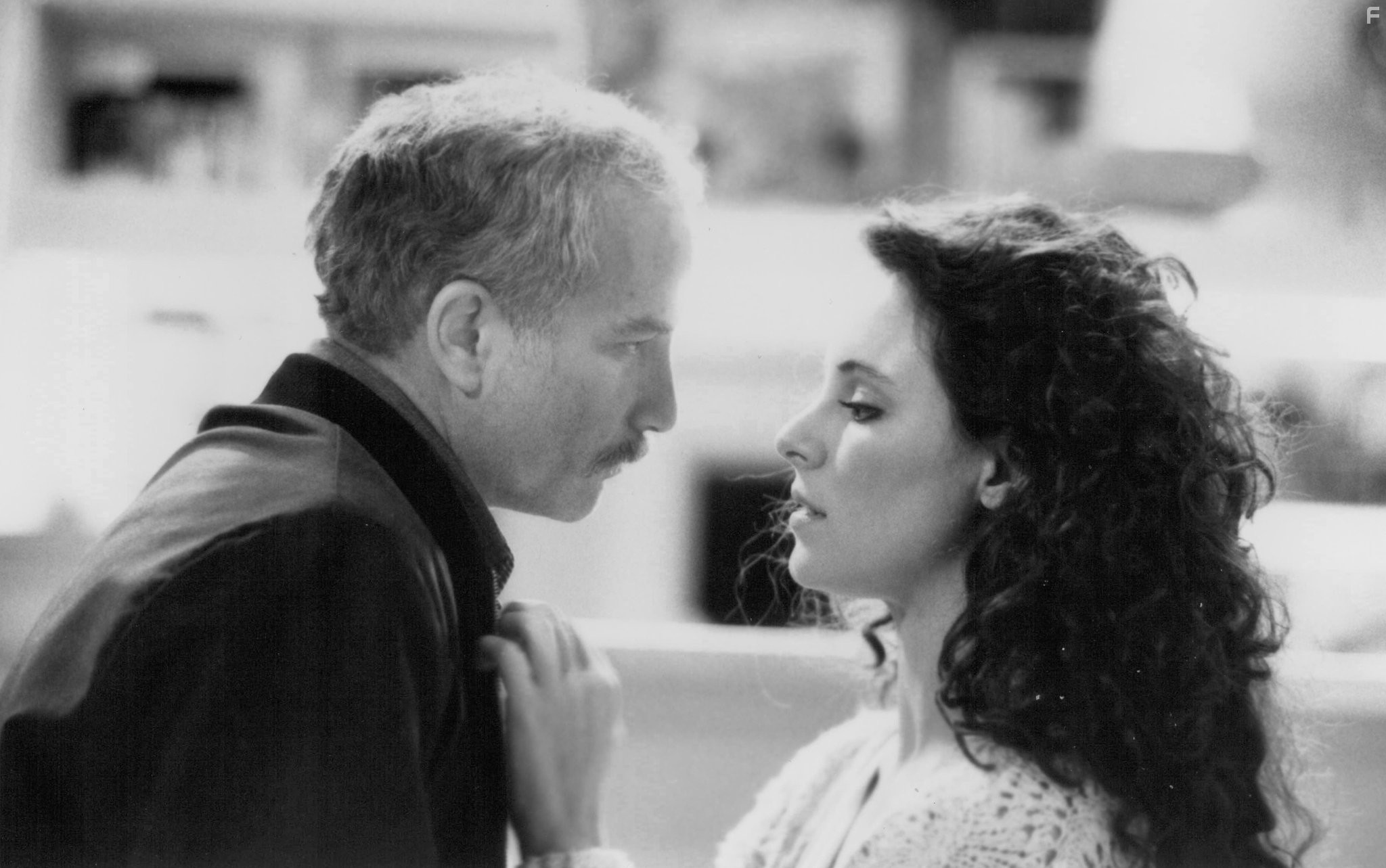 Richard Dreyfuss and Madeleine Stowe in Слежка (1987)