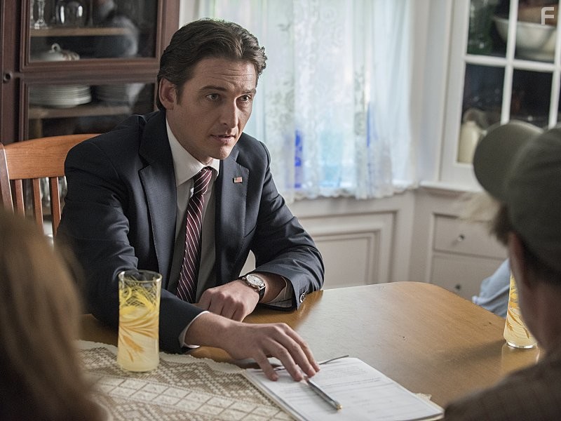 Toby Leonard Moore in Миллиарды (2016)