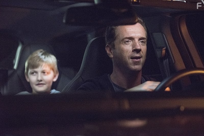 Damian Lewis and Christopher Paul Richards in Миллиарды (2016)