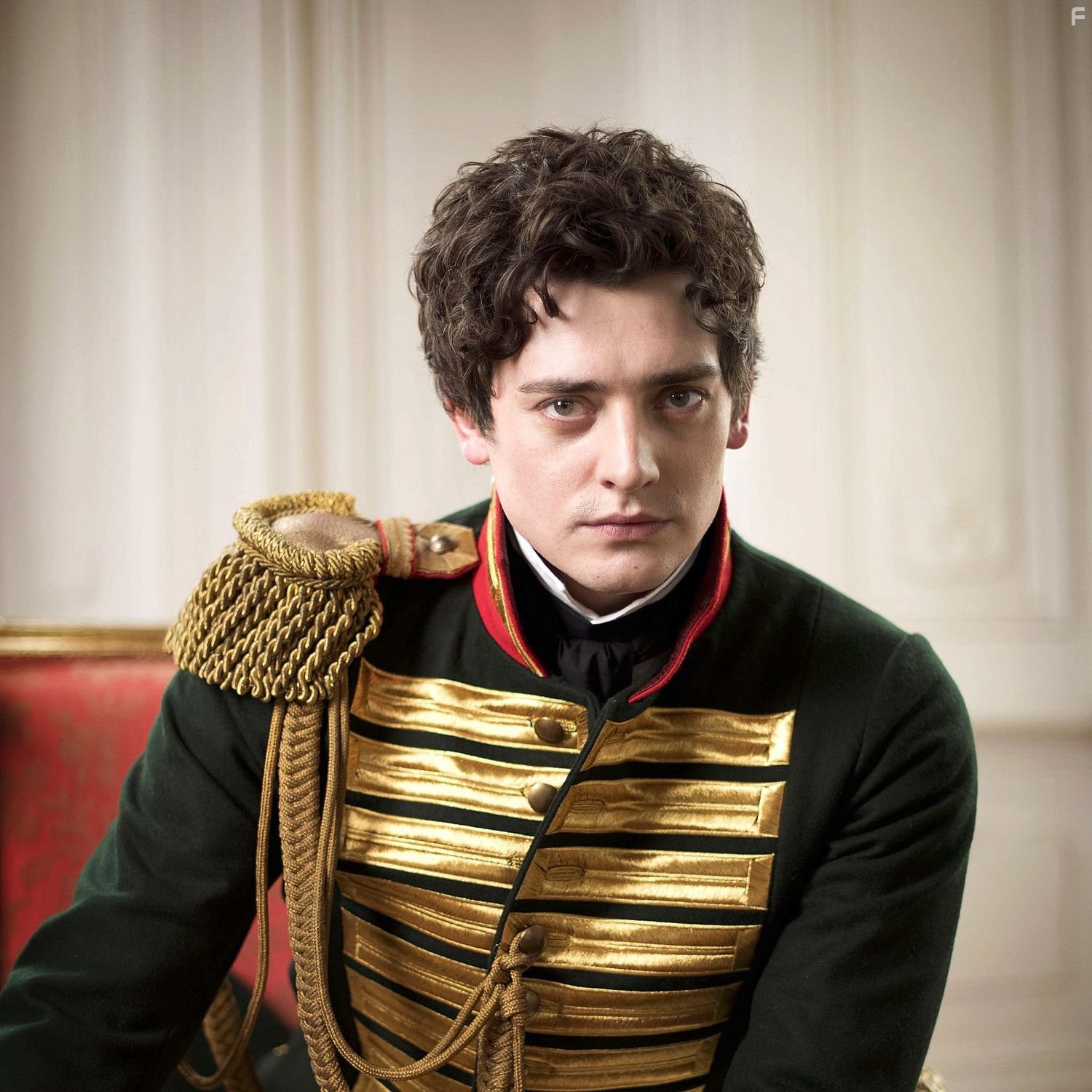 Aneurin Barnard in Война и мир (2016)