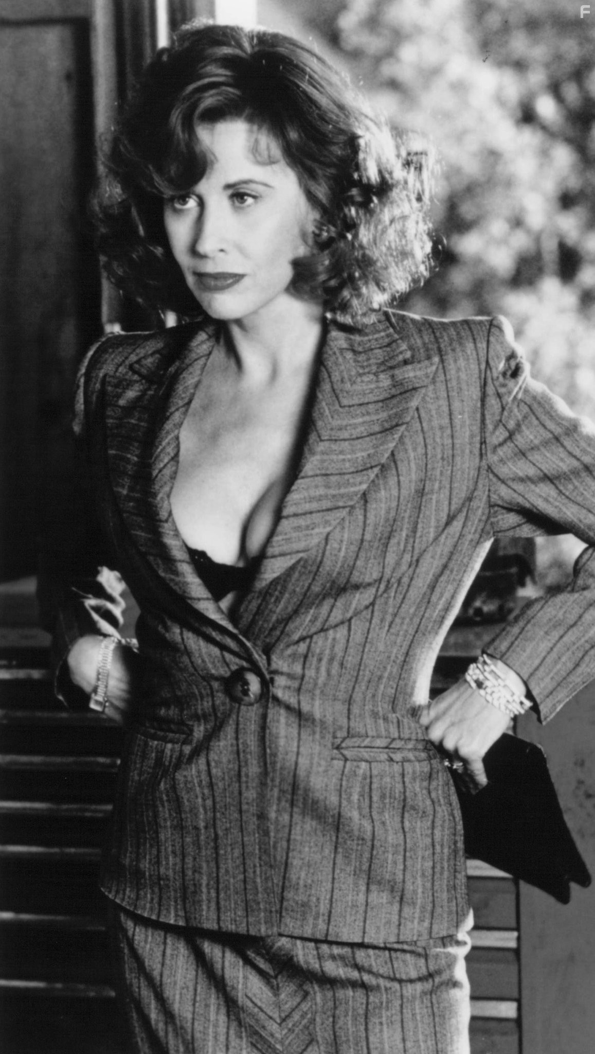 Kate Nelligan in Фатальный инстинкт (1993)