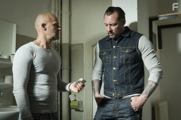 J?rgen Vogel and Marko Dyrlich in Blochin: Die Lebenden und die Toten (2015)