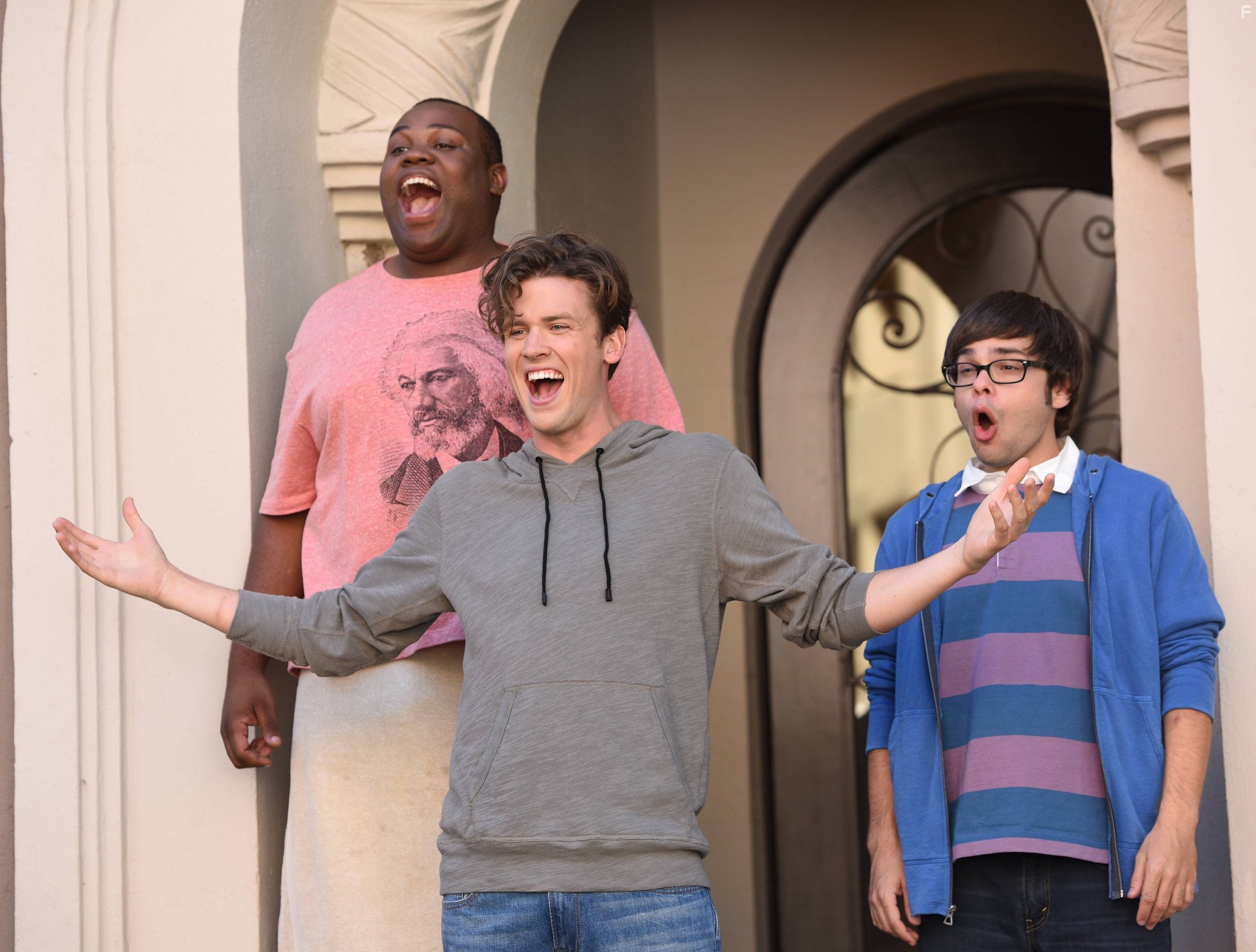 Charlie Saxton, James Earl, and Jack Cutmore-Scott in Руководство по выживанию от Купера Баррэта (2016)