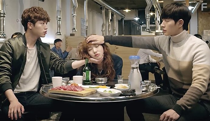 Hae-Jin Park, Go-eun Kim, and Kang-Joon Seo in Cheese in the Trap (2016)