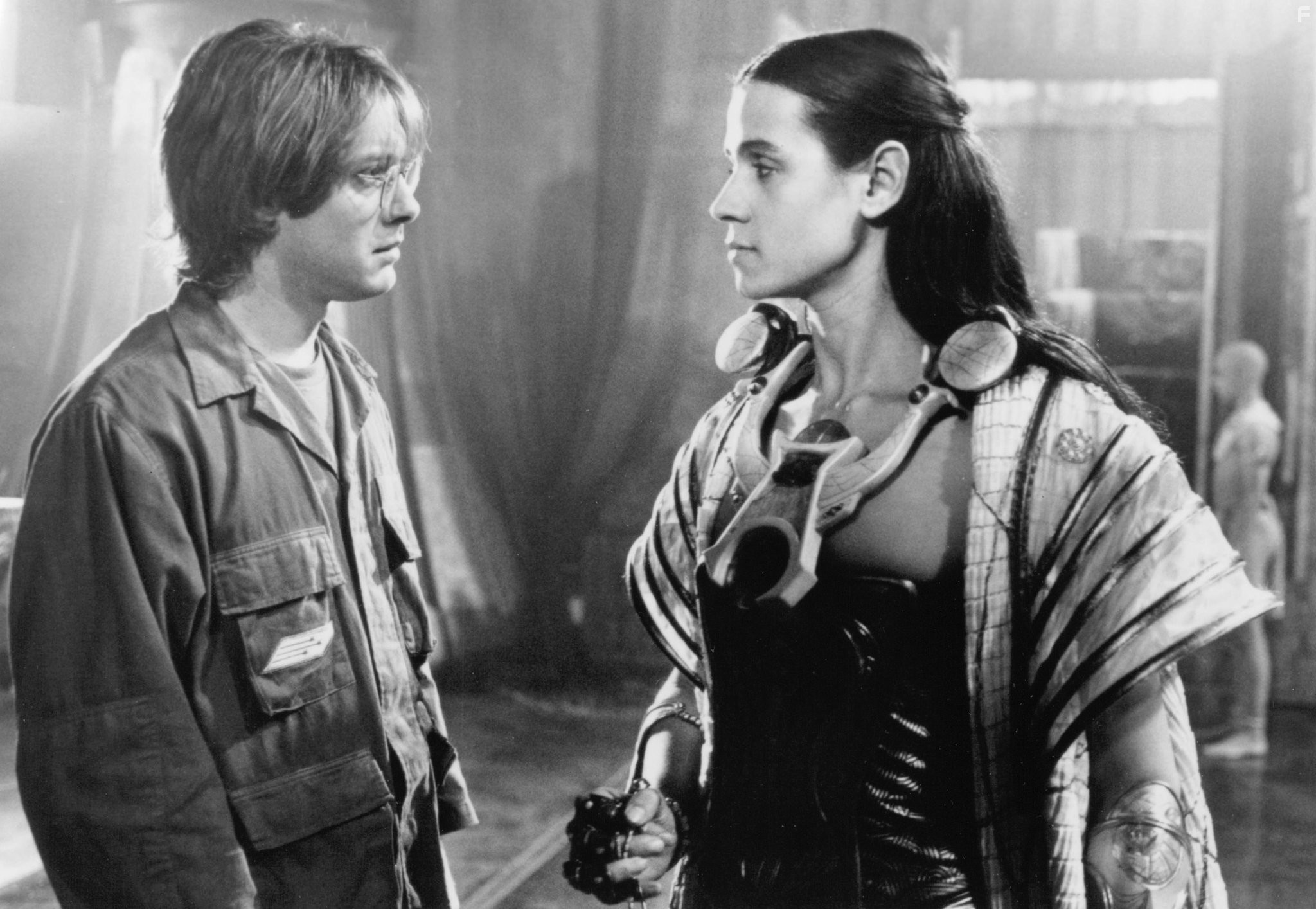 James Spader and Jaye Davidson in Звёздные врата (1994)