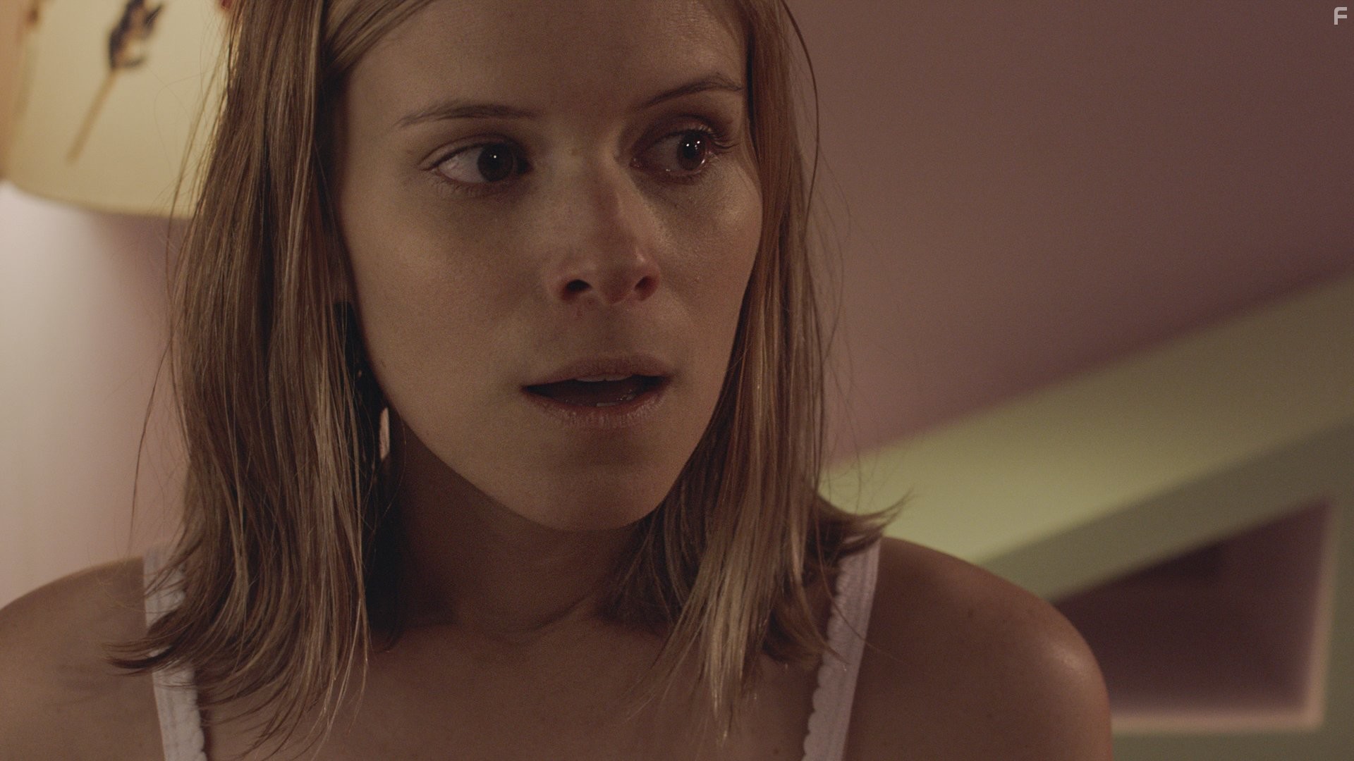 Kate Mara in Пленник (2015)