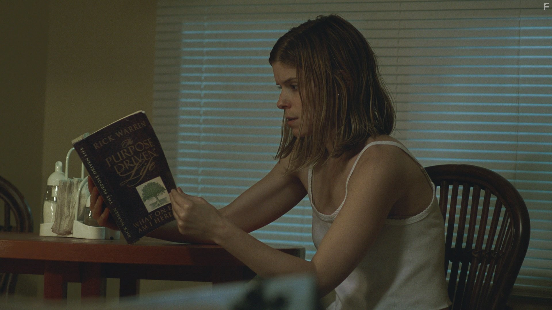 Kate Mara in Пленник (2015)