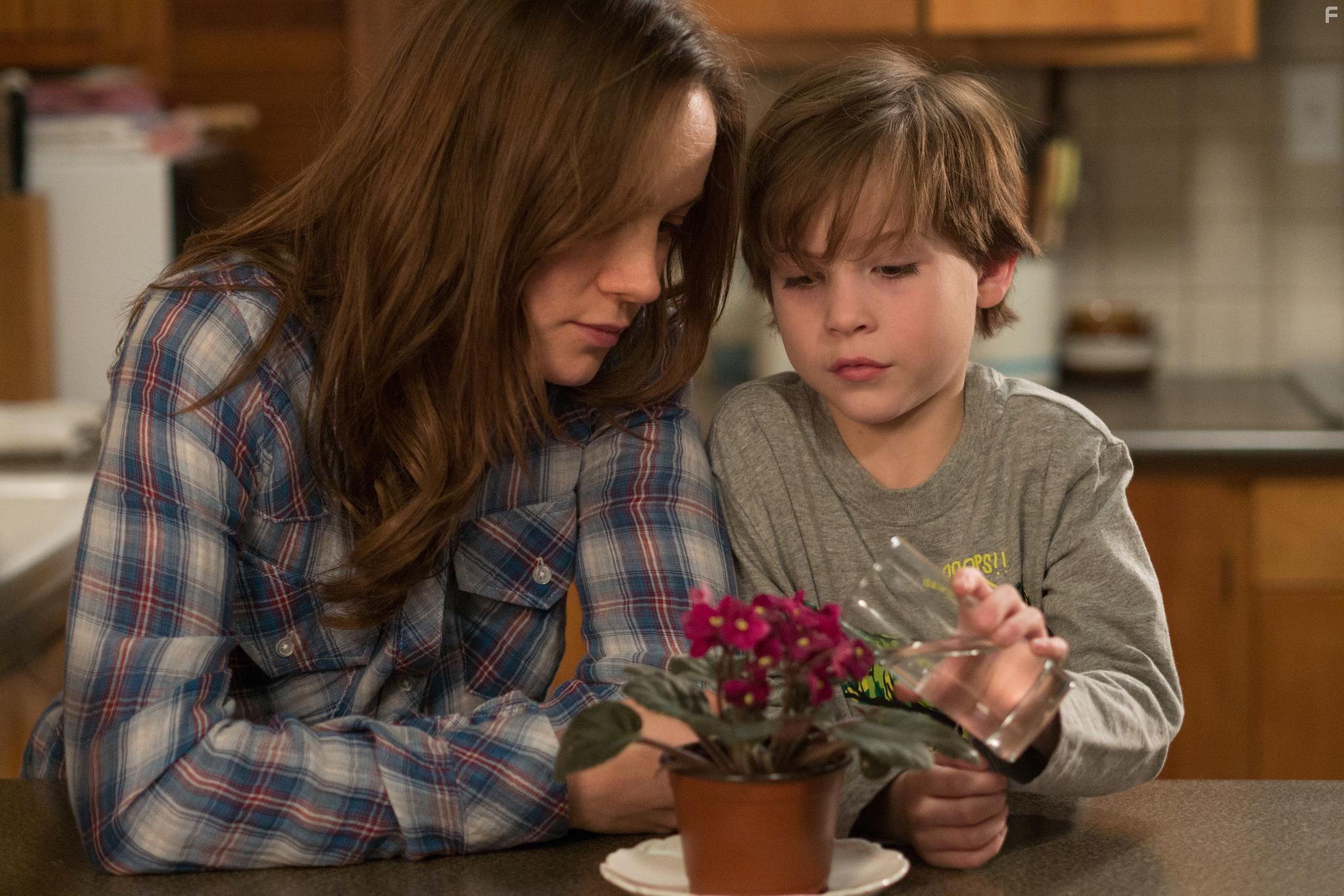 Brie Larson and Jacob Tremblay in Room (2015)
