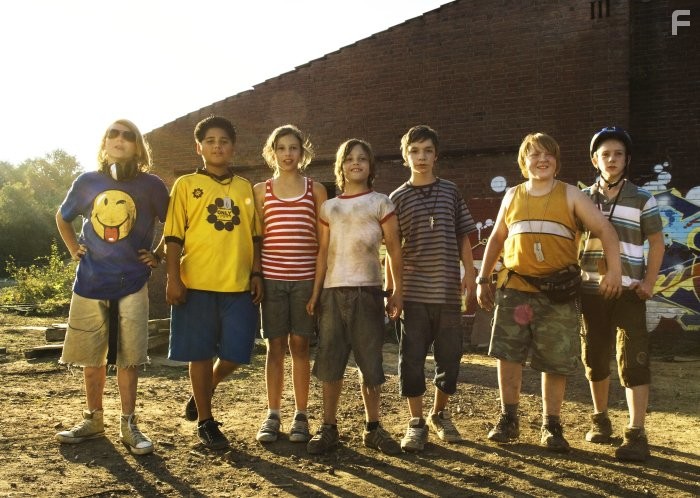 Manuel Steitz, Nick Romeo Reimann, Nicolas Schinseck, Leonie Tepe, Robin Walter, Javidan Imani, and David H?rten in Vorstadtkrokodile (2009)