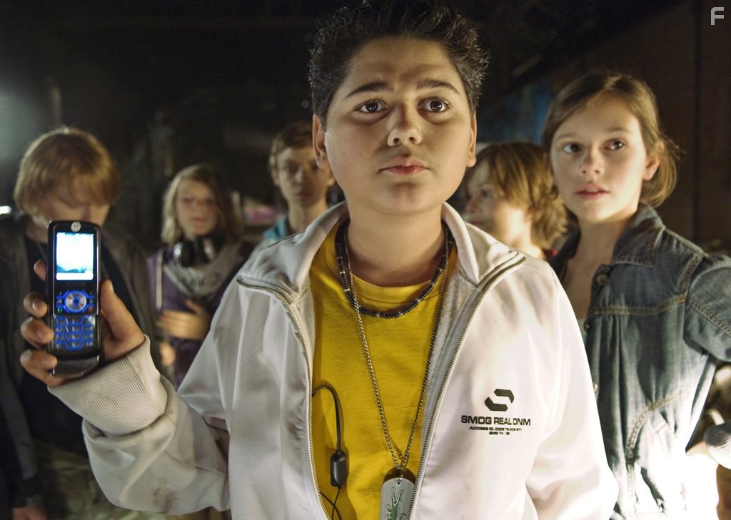 Manuel Steitz, Nick Romeo Reimann, Nicolas Schinseck, Leonie Tepe, Javidan Imani, and David H?rten in Vorstadtkrokodile (2009)