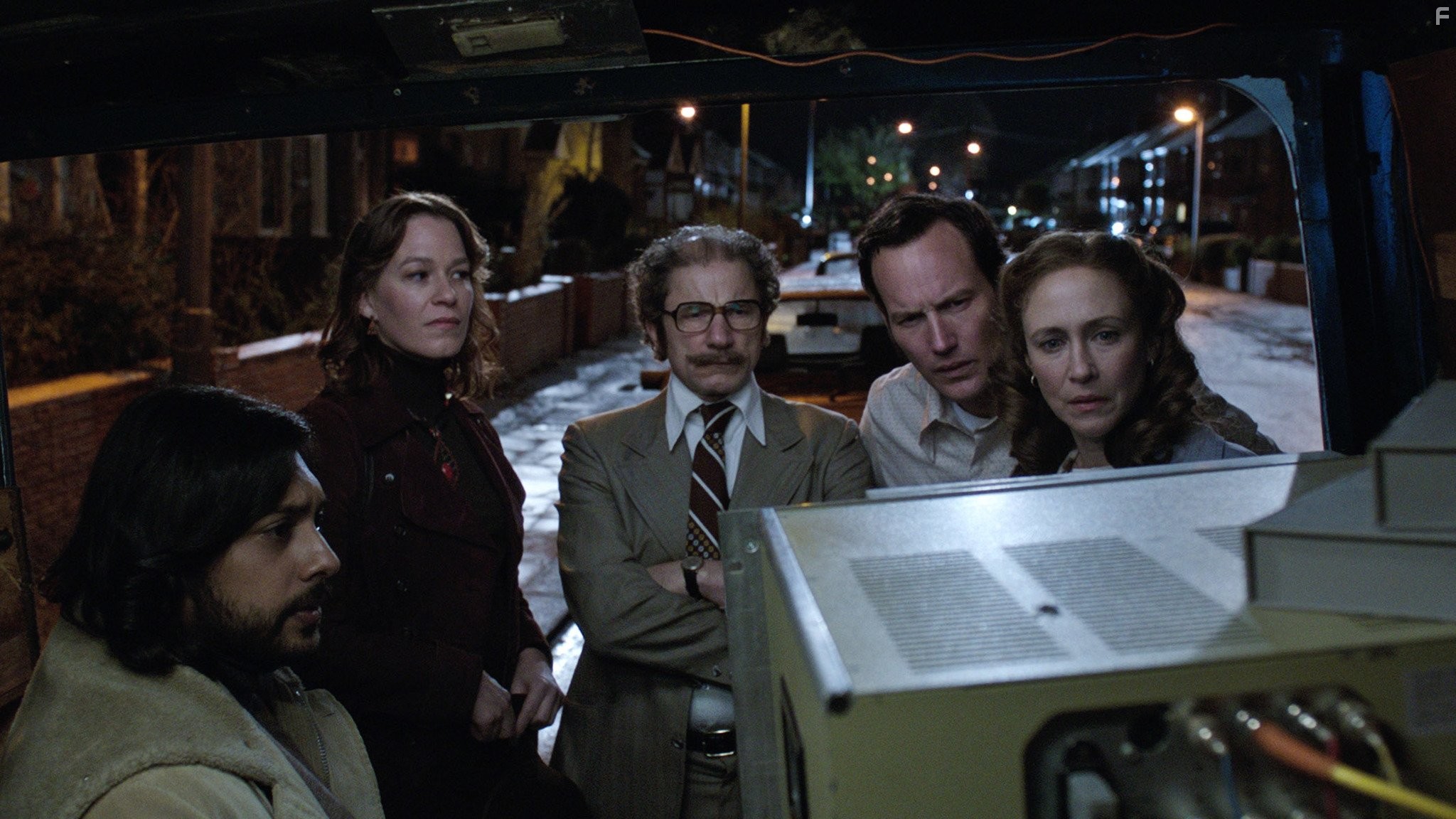 Vera Farmiga and Patrick Wilson in Заклятие 2 (2016)