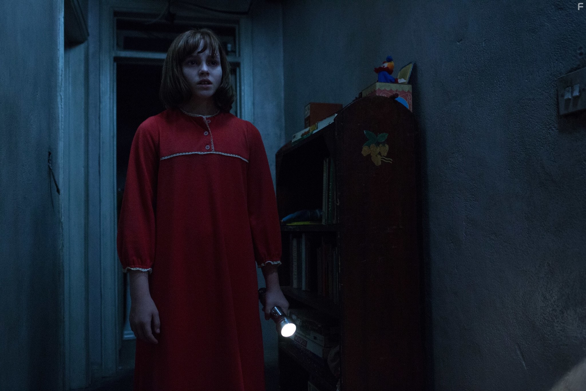 Madison Wolfe in Заклятие 2 (2016)