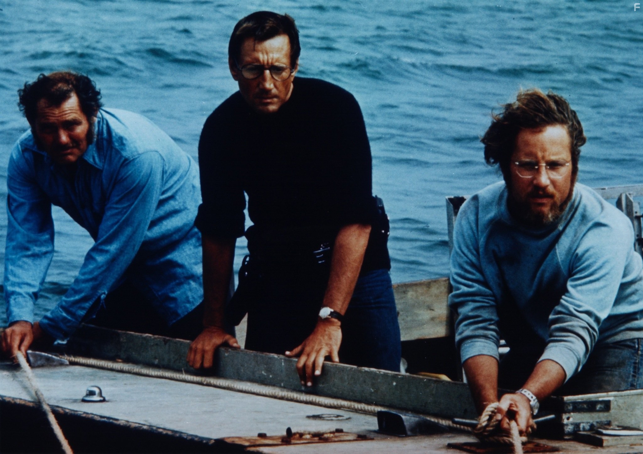 Richard Dreyfuss, Roy Scheider, and Robert Shaw in Чeлюсти (1975)