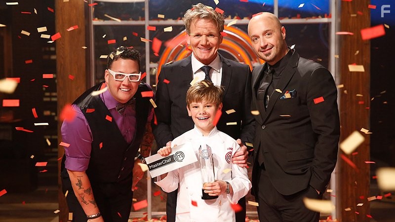 Gordon Ramsay, Joe Bastianich, Graham Elliot, and Logan Guleff in Лучший повар Америки: Дети (2013)