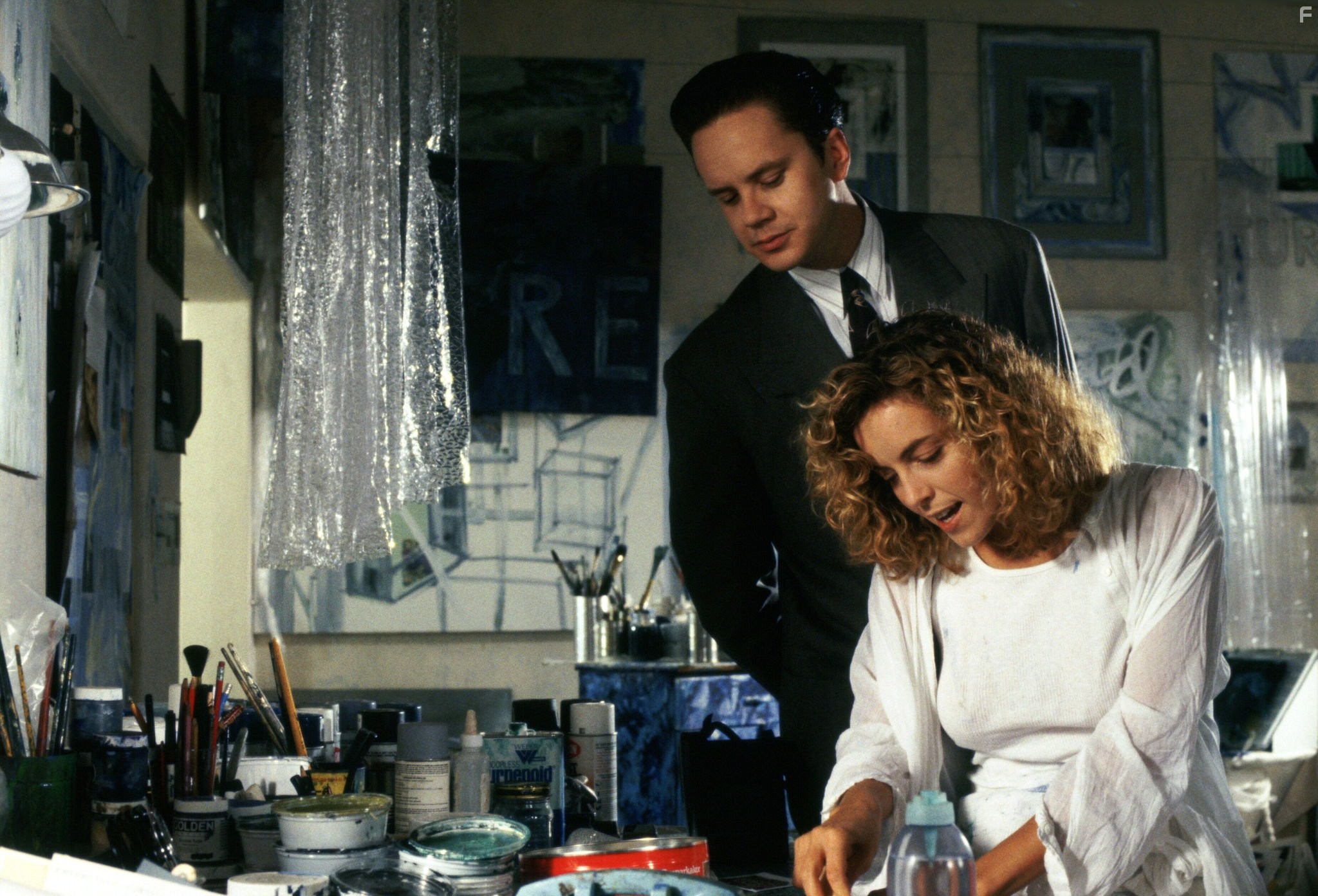 Tim Robbins and Greta Scacchi in Игрок (1992)