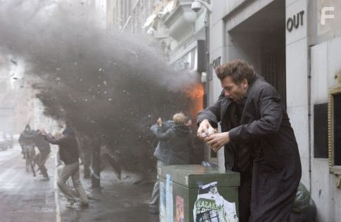 Clive Owen in Дитя человеческое (2006)