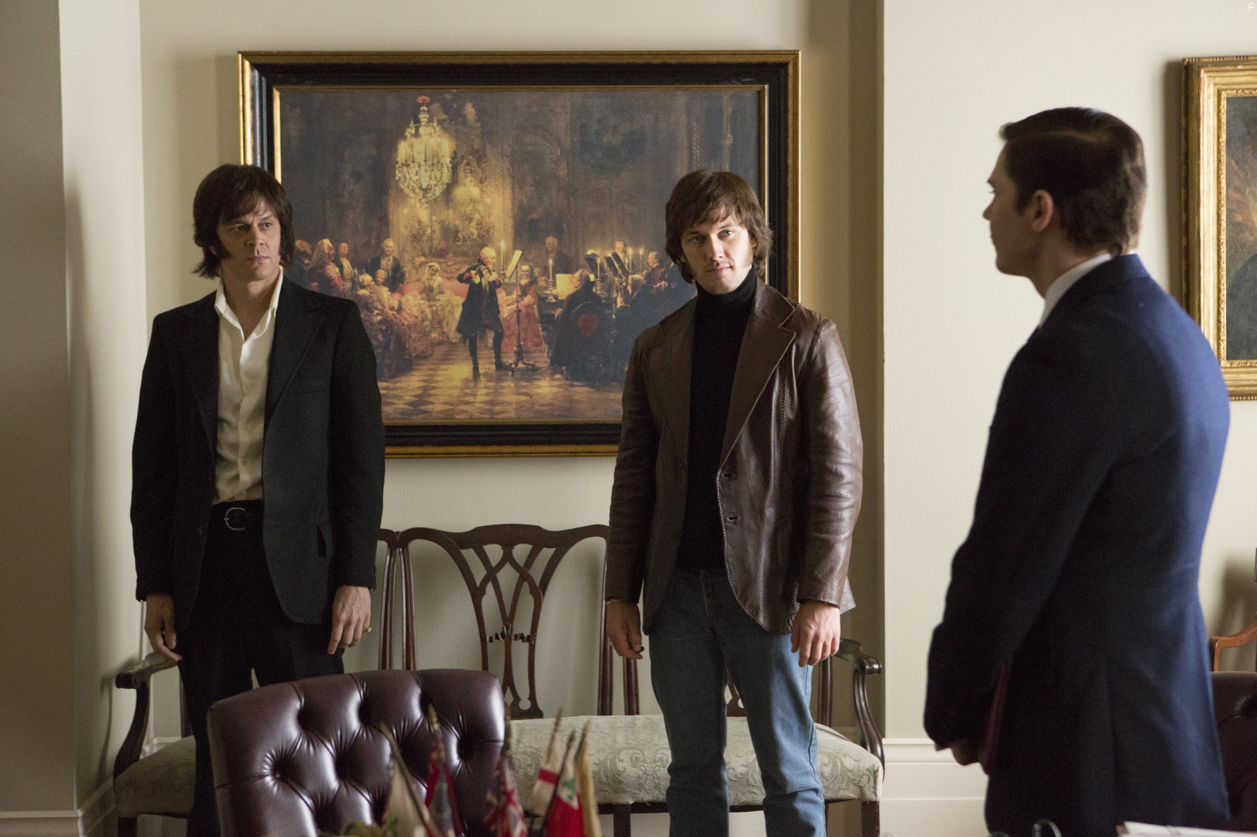 Johnny Knoxville, Evan Peters, and Alex Pettyfer in Элвис и Никсон (2016)