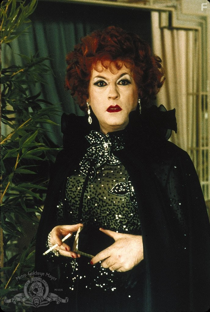 Michel Serrault in La cage aux folles II (1980)