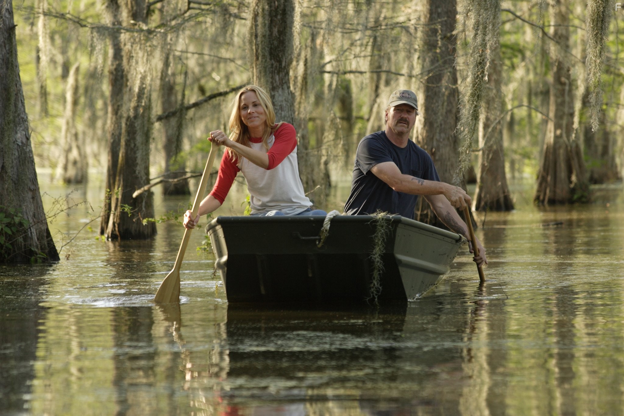 William Hurt and Maria Bello in Желтый платочек счастья (2008)