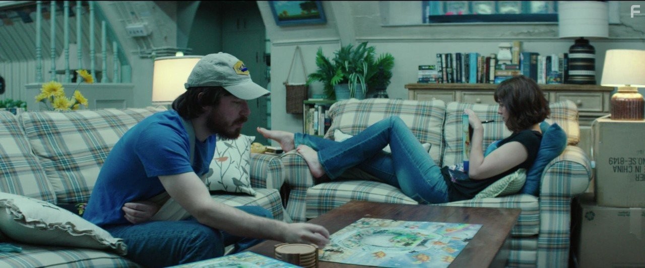 John Gallagher Jr. and Mary Elizabeth Winstead in Кловерфилд, 10 (2016)
