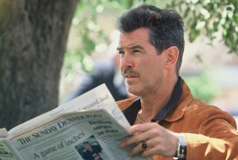 Pierce Brosnan in Матадор (2005)