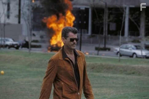 Pierce Brosnan in Матадор (2005)