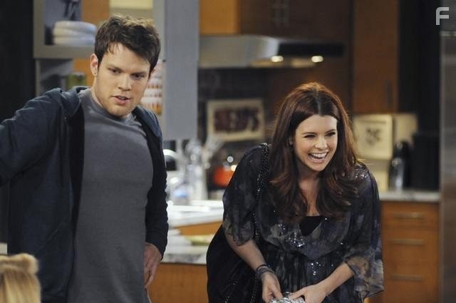 JoAnna Garcia Swisher and Jake Lacy in Мне хорошо с тобой (2010)