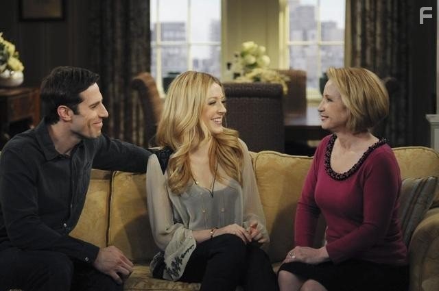 Jennifer Finnigan, Debra Jo Rupp, and Josh Cooke in Мне хорошо с тобой (2010)