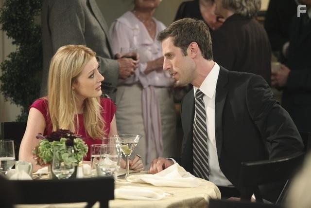 Jennifer Finnigan and Josh Cooke in Мне хорошо с тобой (2010)