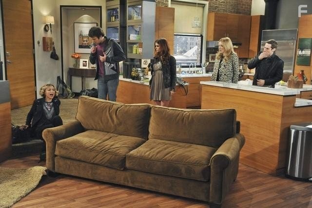 Jennifer Finnigan, JoAnna Garcia Swisher, Samaire Armstrong, and Jake Lacy in Мне хорошо с тобой (2010)