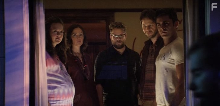 Ike Barinholtz, Rose Byrne, Carla Gallo, Seth Rogen, and Zac Efron in Соседи. На тропе войны 2 (2016)
