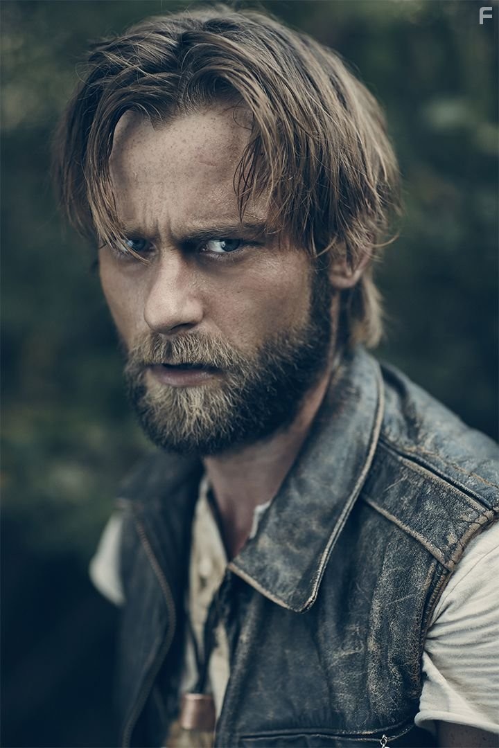 Joe Anderson in Изгои (2016)