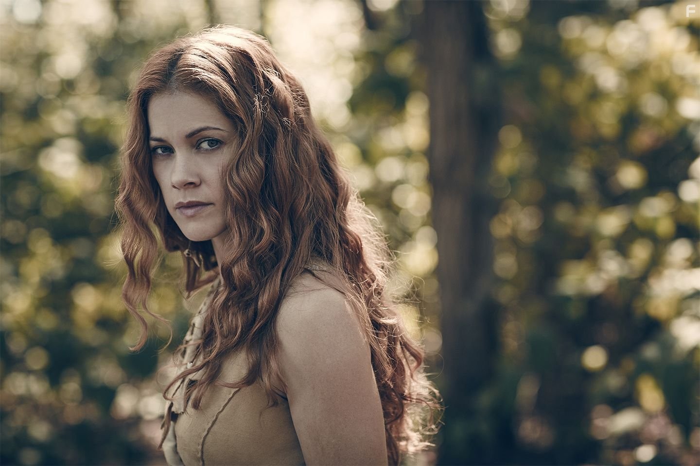 Gillian Alexy in Изгои (2016)