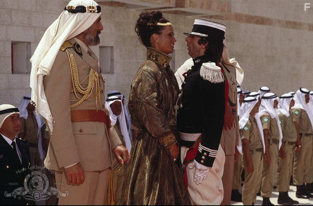 Roberto Benigni in Сын Розовой пантеры (1993)