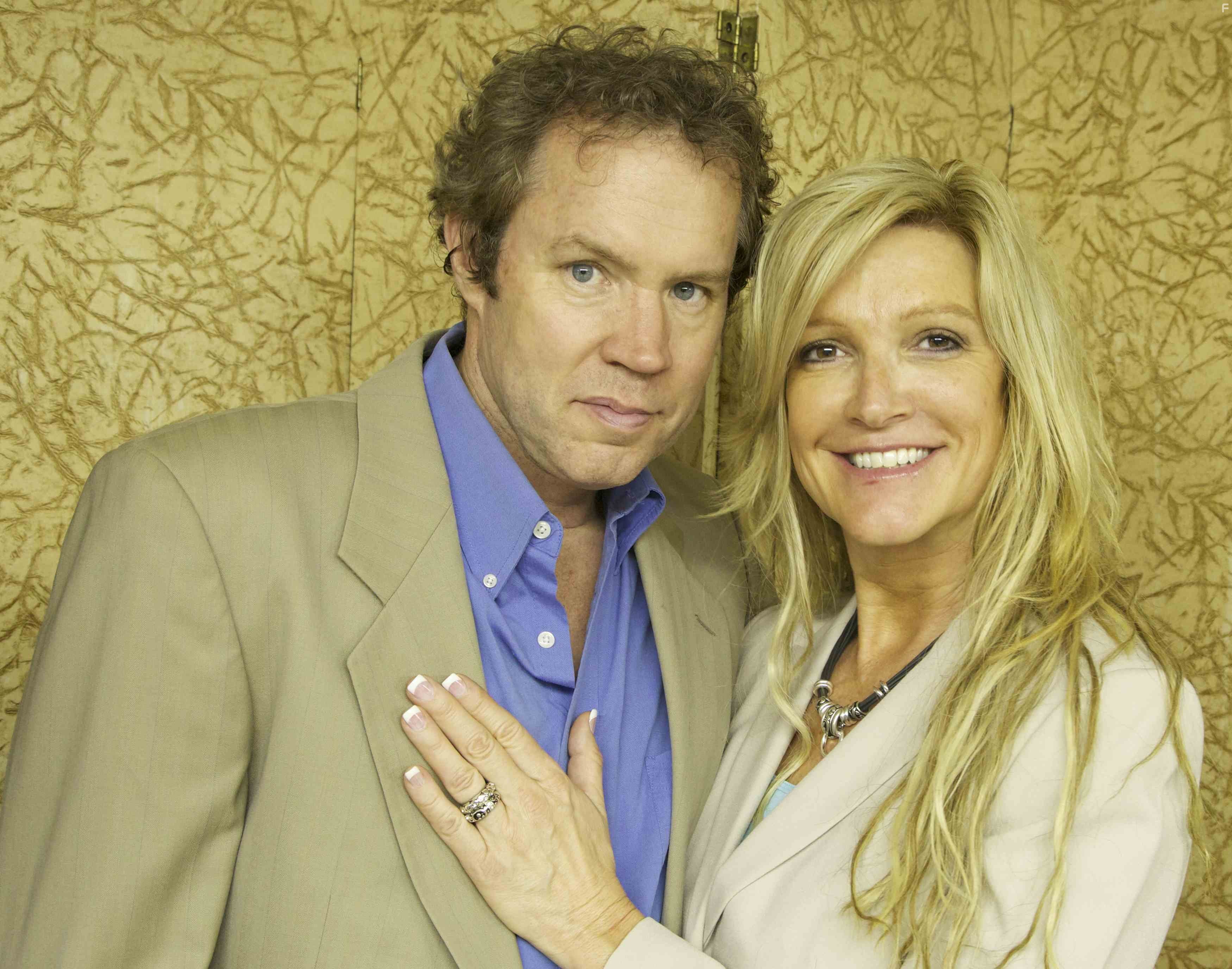 Les Mahoney and Laura Lee in Granny's House (2015)